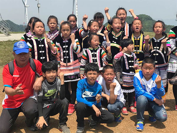 捷洋服饰-公司公益活动