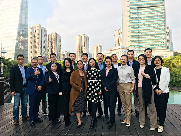 捷洋服饰-公司管理层合照